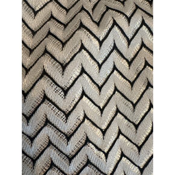 Women’s L’Atiste Cream Dressy Shorts. Size Small. NWT! - Picture 2 of 3